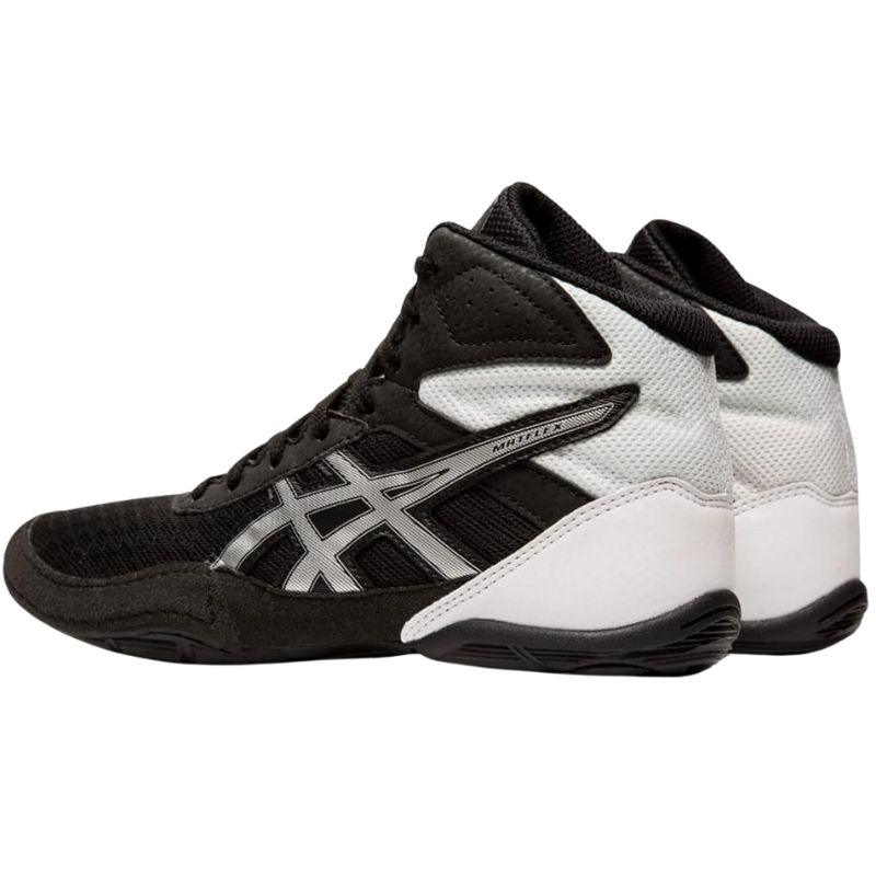 do wrestling shoes come in wide width